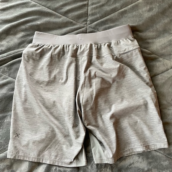 Lululemon T.H.E. 9” lined shorts size L (black, gray, and white) - Picture 3 of 7